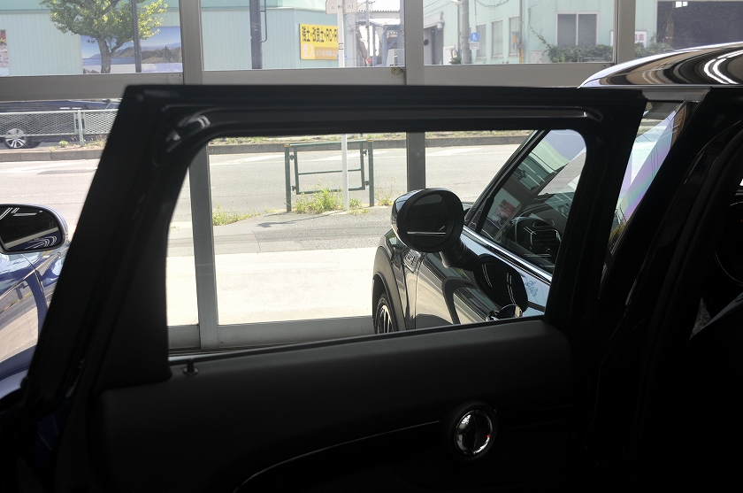 5.BMWミニ　クラブマン　リアドア施工前